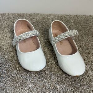 Cynthia Rowley White Kids Dress Shoes with Pearl Strap